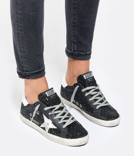 Golden Goose Sneakers Outfit, Casual Athletic Shoes, Sneakers And Socks, Fantastic Shoes, Mode Casual, Shoe Inspo, Cute Nikes, Golden Goose Shoes, All About Shoes