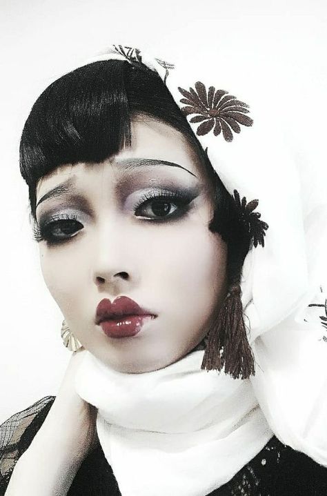 20s Makeup, Matte Make Up, 1920s Makeup, Funky Makeup, Doll Makeup, Dark Makeup, Vintage Makeup, Clown Makeup, Editorial Makeup