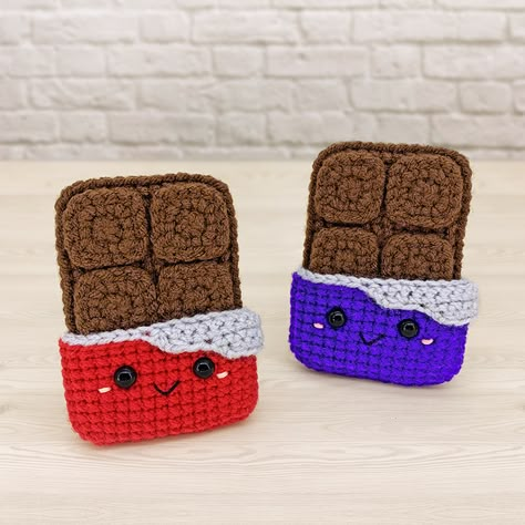 Pocket Amigurumi, Crocheted Food, Free Heart Crochet Pattern, Crochet Chocolate, Crochet Heart Pattern, Crochet Keychain Pattern, Valentines Crochet, Crochet Food, Crochet Simple