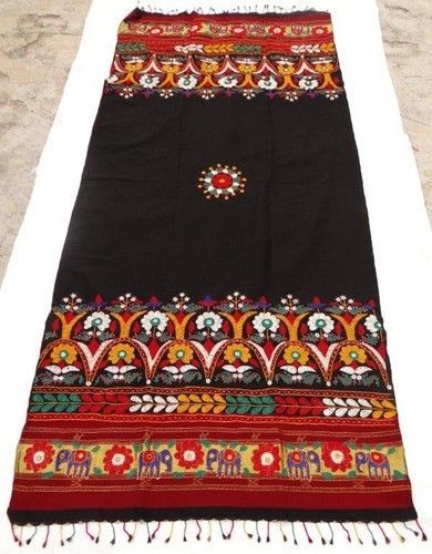 Kachhi Work, Patch Work Embroidery, Work Embroidery Design, Rabari Embroidery, Exclusive Saree Blouse Designs, Kutchi Work, Kutch Embroidery, Fashion Collection Inspiration, Embroidery Mirror