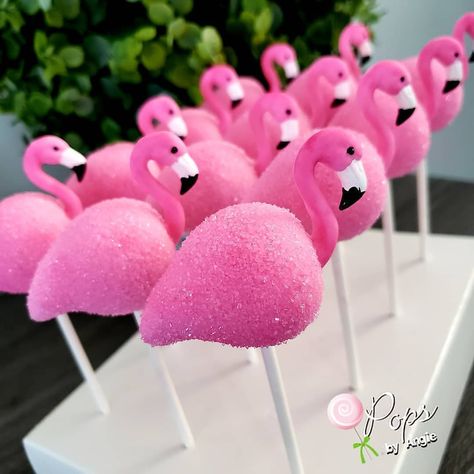 Flamingo Party Food, Flamingo Birthday Cake, Pink Flamingo Birthday, Palm Springs Party, Flamingo Cupcakes, Pink Flamingo Party, Flamingo Baby Shower, Flamingo Cake, Flamingo Birthday Party