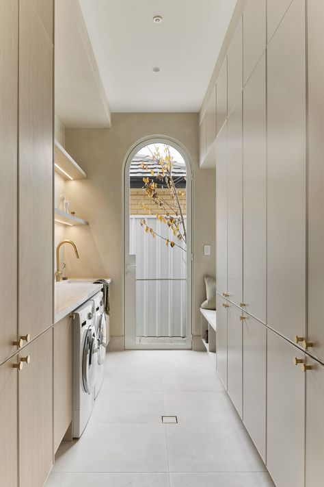 Shop the Look - Episode 5 - Alisa White Laundry Rooms, Pantry Laundry, Dream Laundry Room, White Laundry, Mudroom Laundry Room, Laundry Design, Modern Laundry Rooms, Laundry Room Inspiration, Laundry Room Remodel