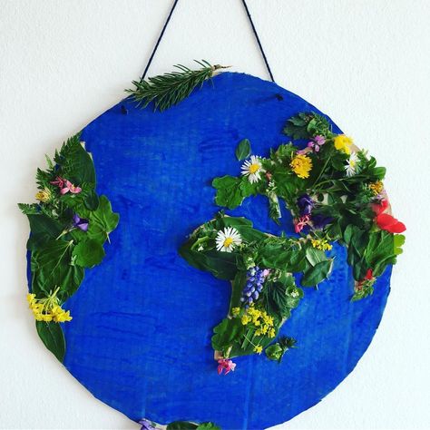 Linda Mydlak on Instagram: “Earth Day craft! 🌍 Tomorrow is the 50th anniversary of Earth Day and we decided to celebrate by creating our own little earth to admire and…” Earth Art And Craft, Earth Day Craft, Earth Crafts, Earth Craft, Save Our Earth, Earth Day Crafts, Our Earth, Earth Art, Art And Craft