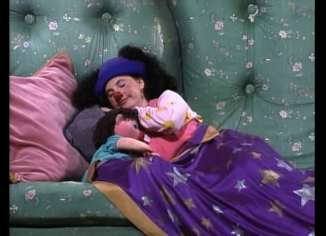 2000 Childhood Memories, 2000 Childhood, Cozy Sleepover, Y2k Pop Culture, Kid Tv Shows, Things From The 90s, Big Comfy Couch, Halloween Costume 2023, 2000s Childhood Memories