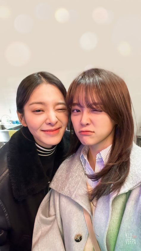 Shin Hari, Alien Girl, Besties Forever, Best Friends Forever Quotes, Kim Sejeong, Friends Forever Quotes, Business Proposal, Cute Couple Images, Korean Actresses