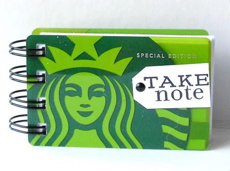 Art From Recycled Materials, Upcycle Plastic, Diy Recycled Projects, Starbucks Diy, Recycled Cards, Gift Card Craft, Upcycled Gifts, Creative Tutorials, Upcycle Recycle