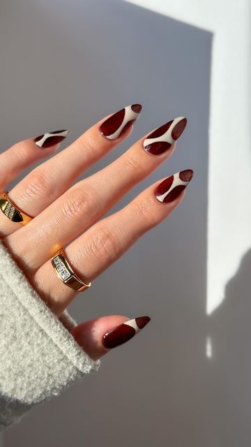 Dayanna Issey Sapiens on Instagram: "September means I’m ready for fall nails 🧸🫶🏻🤎🍂  using: @gelcare.official Jelly brown & Dunes •use code DISSEY•  #fallnails #fallnails🍁🍂 #fallnailart #nailart #nailsnailsnails #naildesigns #nailsofinstagram #nailstagram #jellynails #trendingnails" Cracked Nails Design, Fun Fall Nail Art, Burgundy Nail Designs Square, Thanksging Nails, Thanksgiving Inspired Nails, Fancy Fall Nail Designs, Short Nail Inspo Fall 2024, Dark Fall Nail Ideas, Fall Nail Art 2024