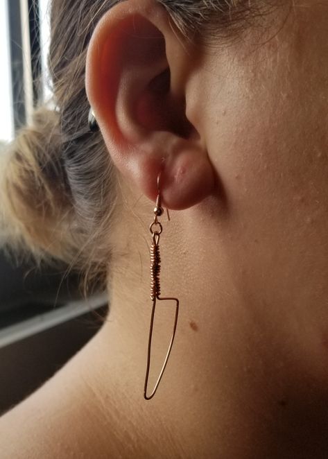 Spooky Jewelry Diy, Halloween Wire Earrings, Wire Halloween Jewelry, Alt Earrings, Knife Earrings, Poo Poo, Ring Boy, Wire Jewelery, Spooky Szn