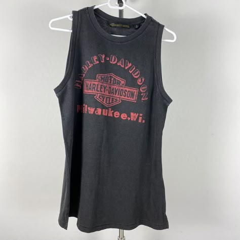 Harley-Davidson Women's Classic Graphic Muscle Tee - 99262-19vw , Size Large Show Off Your Love For Motorcycles With This Harley-Davidson Women's Classic Graphic Muscle Tee. The Sleeveless Tank Top Features A Round Neckline And A Comfortable, Regular Fit. It Is Made Of A 62% Cotton And 38% Polyester Blended Fabric That Is Lightweight And Easy To Care For, Making It Perfect For Summer And Spring. Authentic Harley-Davidson Tee: Classic Graphic Muscle Style. Women's Size Large: Perfect Fit For Casu Tank Top Graphic, Muscle Tank, Tank Top Graphic Design, Harley Davidson Outfits Y2k, Muscle Graphic Tee, Harley Davidson Shirts Women, Graphic Muscle Tee, Harley Davidson Crop Top, Vintage Harley Davidson Shirt