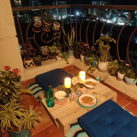 Dinner table setup at home in balcony Dinner Date Setup At Home, Balcony Dinner Ideas, Dinner Table Setup, Indoor Outdoor Living Room, Simple Home Decoration, Dorm Inspo, Date Night In, Candle Light Dinner, Balcony Ideas