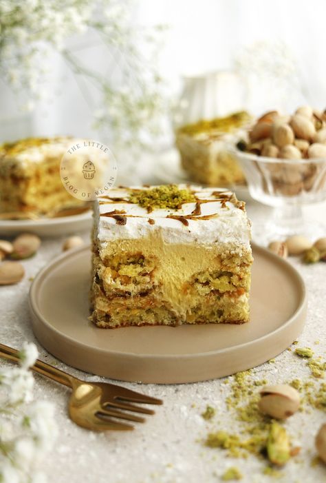 Slice of vegan pistachio tiramisu on a side plate. Vegan Pistachio Tiramisu, Vegan Pistachio Cream, Pistachio Mascarpone, Nice Desserts, Pistachio Tiramisu, Vegan Pistachio, Vegan Tiramisu, Vegan Pudding, Tiramisu Dessert