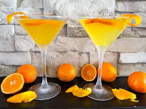 Orange Martini, Copycat Outback, Orange Juice Cocktails, Martini Recipes Vodka, Orange Liquor, Peach Cocktail, Martinis Drinks, Citrus Vodka, Orange Vodka