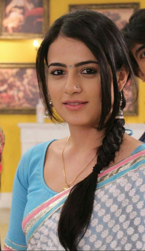 Radhika madan Love Status Whatsapp, Radhika Madan, Love Status, Indian Beauty Saree, Beautiful Smile, Desi Beauty, Beauty Face, Bollywood Actress, Beauty Women