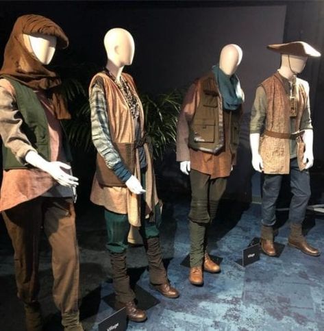 galaxy's edge Galaxy's Edge Outfit, Star Wars Disneybound, Galaxys Edge, Galaxy Outfit, Star Wars Quotes, Star Wars Fashion, Sci Fi Fashion, Star Wars Tattoo, Star Wars Outfits