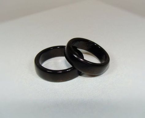 Black Ring Set, Black Ring, Ring Black, Wood Rings, Pretty Jewellery, Black Rings, True Beauty, Walking Dead, The Walking Dead