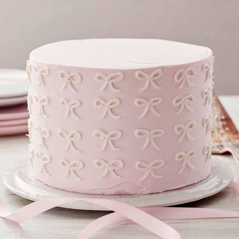 Pink Bow Cake, Bolo Taylor Swift, Easter Cake Ideas, Easter Cake Easy, Bolo Vintage, Pink Buttercream, Lamb Cake, Bow Cake, Cross Cakes