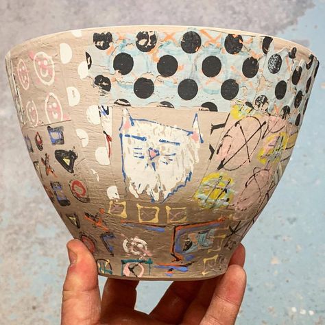 Slip Painted Pottery, Ceramics Monoprinting, Printing On Ceramics, Underglaze Transfer Pottery, Ceramic Surface Design, Underglaze Mug, Underglaze Painting On Pottery, Underglaze Ceramics, Underglaze Pottery