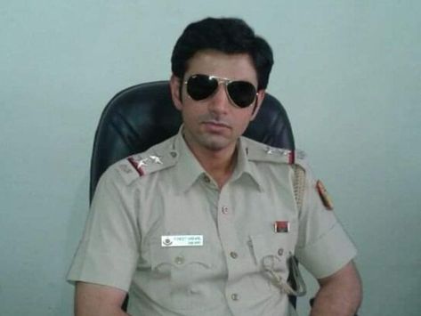 Police India Indian, Sub Inspector Police India, India Quotes, Who Is A Teacher, Army Wallpapers, Delhi Police, Indian Army Wallpapers, Man And Wife, Army Wallpaper