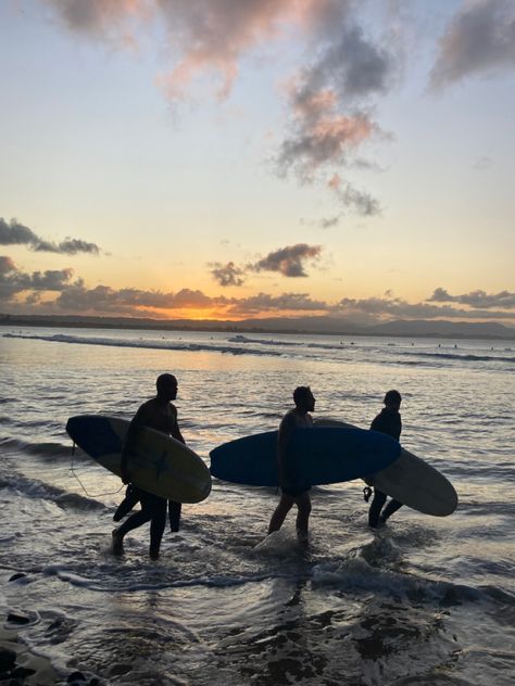 Byron Bay Aesthetic, Summer Nights Aesthetic, Bali 2023, Nights Aesthetic, Byron Beach, Pray For Surf, Australia Country, Beach Surfing, Book Cafe