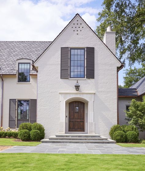 images — Katherine B. Melvin Design Gable Detail, Diy Garden Design, French Country Exterior, Front Door Hardware, Brick Detail, Southern House, Garden Design Ideas, House Doors, Unique Architecture