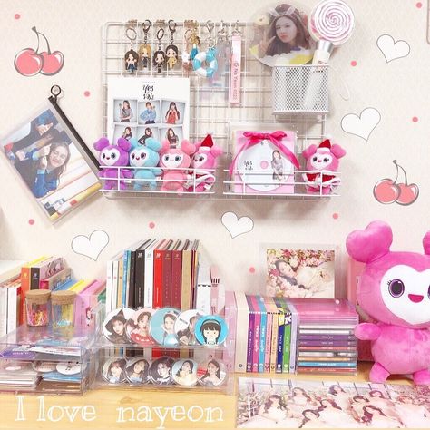 Twice Lightstick Aesthetic, Twice Room Decor Kpop, Twice Room Decor, Library In Bedroom, Twice Album Aesthetic, Twice Room, Bookshelves Design, Kpop Rooms, Room Shelf Ideas