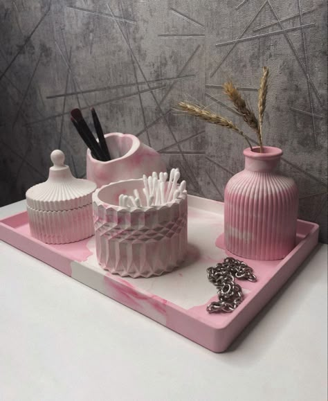 Small Projects Ideas, Birthday Ideas For Her, Concrete Diy Projects, Home Design Diy, Air Dry Clay Projects, Diy Resin Projects, Diy Ceramic, Painted Candles, Concrete Crafts