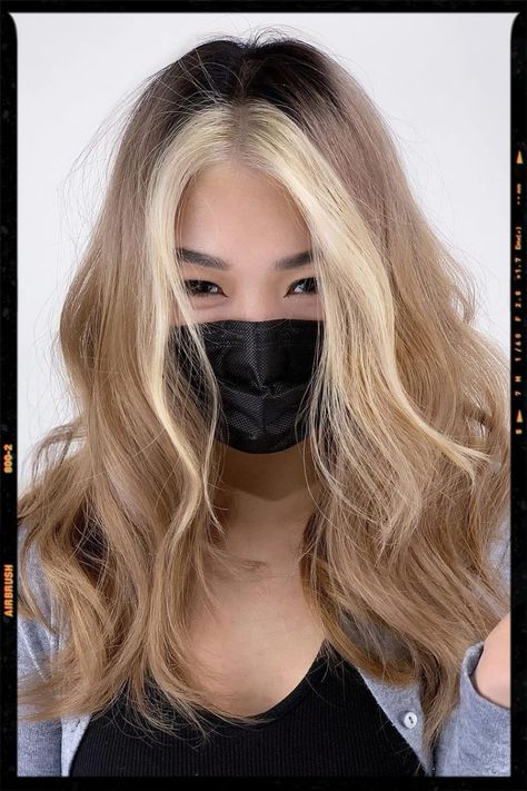 Hair Color Idea Hair Streaks Blonde, Brown Hair Trends, Hair Color Idea, Two Blondes, Blonde Streaks, Hair White, Hair Streaks, Hair Reference, Light Brown Hair