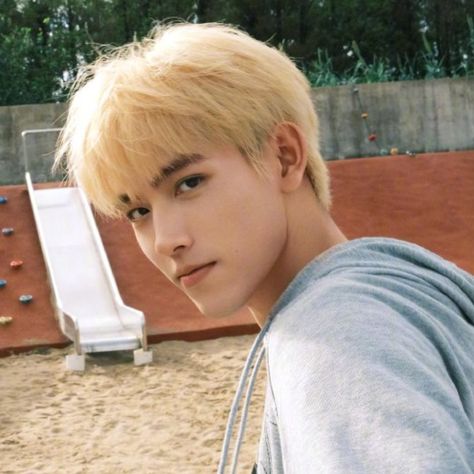 chen feiyu arthur chen icon lighter and princess blonde cdrama loml aesthetic Chen Feiyu Aesthetic, Chen Feiyu Blonde, Arthur Chen Boyfriend Material, Chen Feiyu Lighter And Princess, Chen Feiyu Boyfriend Material, Loml Aesthetic, Li Xun, Lighter And Princess, Chen Fei Yu