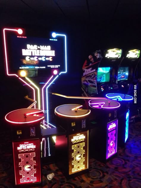 I need this game - 4 player pac-man Arcade Bar, Arcade Room, Neon City, Arcade Game Room, Bar Games, Retro Arcade, Gaming Room Setup, Retro Video Games, Game Room Design