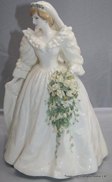 Coalport Figurine 'Diana Princess Of Wales 29th July 1981' Coalport Figurines, Vintage Porcelain Figurines, Dresden Dolls, Porcelain Figures, Glass Dolls, Antique Porcelain Dolls, Night Sky Painting, Lladro Porcelain, Fairy Artwork