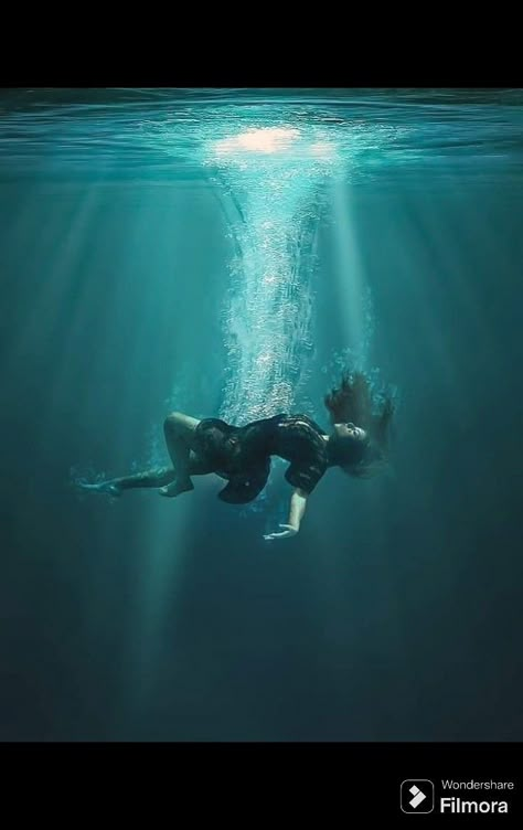 Under Water Pose Reference, House Under Water, Screaming Underwater, Under Water Aesthetic, Under Water Painting, Girl Under Water, Underwater Drawing, Underwater Photoshoot, Filmy Vintage