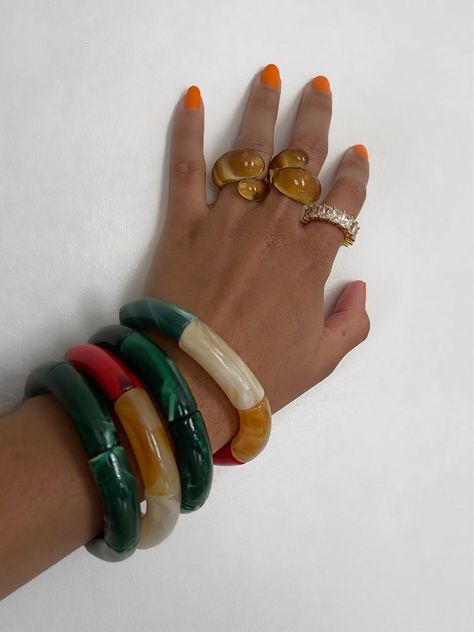 Acrylic Bangles, Jewelry Bangles, Earthy Jewelry, Resin Bracelet, Acrylic Jewelry, Jewelry Accessories Ideas, Dope Jewelry, Jewelry Fashion Trends, Jewelry Lookbook