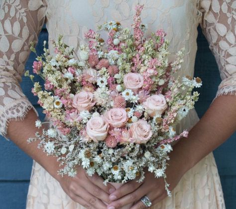 Pink wildflower bouquet Pink Wildflower Bouquet, Wild Flowers Bouquet, Pink Wild Flowers, Wildflower Wedding Bouquet, Gold Bouquet, Wedding Bouquets Pink, Wildflower Bouquet, Wildflower Wedding, Pink Wedding