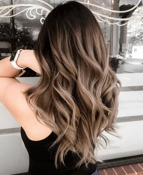 Mushroom Blonde, Rambut Brunette, Hair Color Chocolate, Ash Hair Color, Brunette Hair With Highlights, Long Hair Color, Brown Hair Balayage, Penteado Cabelo Curto, Blonde Brunette