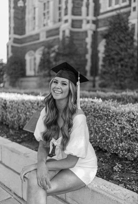 Nursing School Graduation Pictures, College Grad Pictures, High School Graduation Pictures, Grad Picture Ideas, Cap And Gown Photos, Cap And Gown Pictures, Nursing Graduation Pictures, College Graduation Photoshoot, College Graduation Pictures Poses