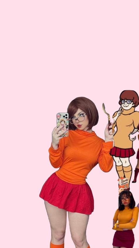 #velma #costume #inspo #idea #halloween Thelma Costume Halloween, Velma And Shaggy Costume, Hot Velma, Mrs Pacman, Shaggy Costume, Halloween Rave Outfits, Velma Costume, Shaggy And Velma, Velma Cosplay