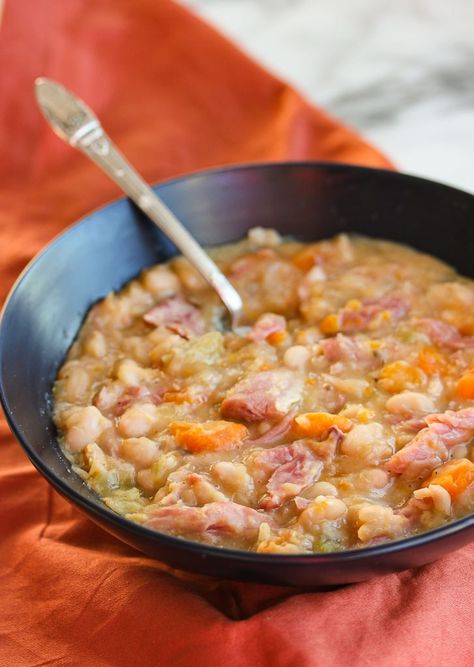 Beans Slow Cooker, Ham Bone Recipes, Ham Bone Soup, Bean Soups, Soup Recipe Ideas, Navy Bean Soup, Ham And Bean, 15 Bean Soup, Navy Beans