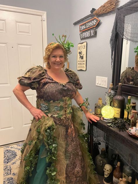 Mother Earth Costume, Earth Costume, Cursed Forest, Nature Costume, Mother Nature Costume, Victorian Mother, Pregnancy Costumes, Fairy Party, Nature Collection