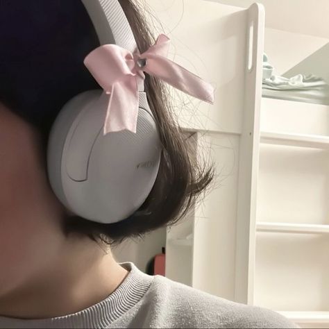 pink bows, headphones, it girl aesthetic, clean girl aesthetic, croquette style, spring style, spring outfit, pink aesthetic, pink girl, pretty in pink, pink pilates princess, hair decor, hair inspo Kath Core, Daughter Activities, The Cardigans, Mood And Tone, Everything Pink, Candy Bags, Pink Princess, Ribbon Bow, Soft Girl