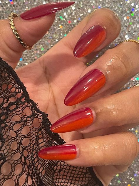 Ombre Nails Red And Orange, Orange Glaze Nails, Orange And Red Nails, Red And Orange Nails, Orange Red Nails, Sb Nails, Red Orange Nails, Nessa Nails, Oval Acrylic Nails