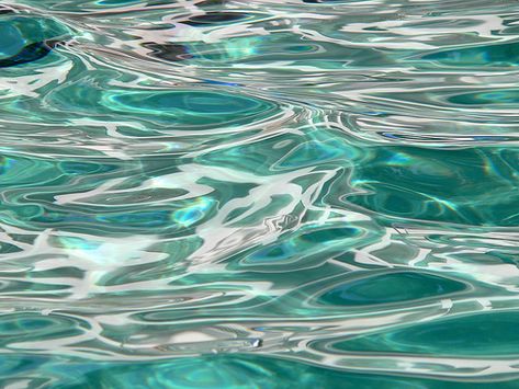 Ocean Waves Photography, Water Images, Waves Photography, Weaving Ideas, Underwater Art, Swimming Pool Water, Water Patterns, Surface Water, Water Ripples