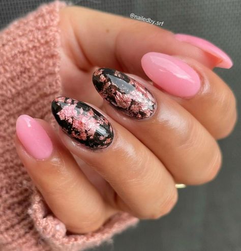 Black And Pink Foil Nails, Pink Foil Nail Art, Black Nails With Foil Flakes, Crete Nails, Nails With Foil Flakes, Black Spring Nails, Pink Foil Nails, Foil Nail Designs, Foil Nail Art