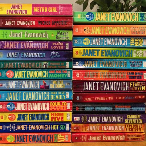 HAVE  Stephanie Plum Series by Janet Evanovich  1-22 Hardcover Janet Evanovich Stephanie Plum, Janet Evanovich Books, Stephanie Plum, Hidden Library, Tbr Books, Reading Journals, Books 2023, Janet Evanovich, Book Recs