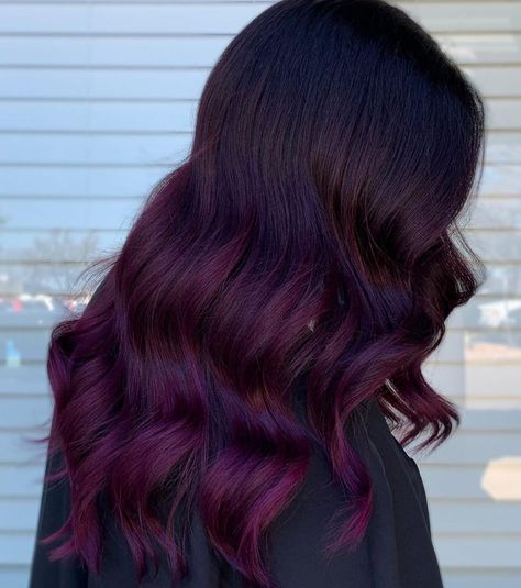 Trending Highlights, Plum Hair Color Ideas, Eggplant Colored Hair, Plum Hair Dye, Eggplant Hair, Plum Hair Color, Hair Color Ideas Trending, Dramatic Hair Colors, Color Uva