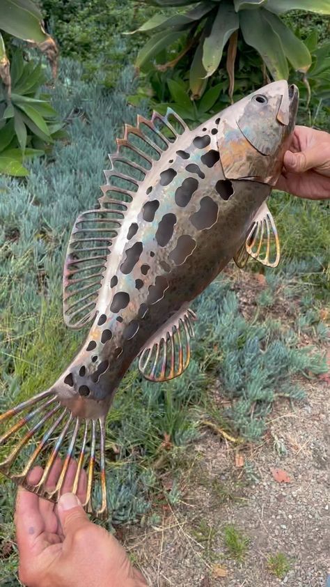 Metal Fish Sculpture, Pop Sculpture, Fantasy Fish, Fish Decor, Welding Art Projects, Sea Decor, Metal Fish, Fish Sculpture, Metal Yard Art