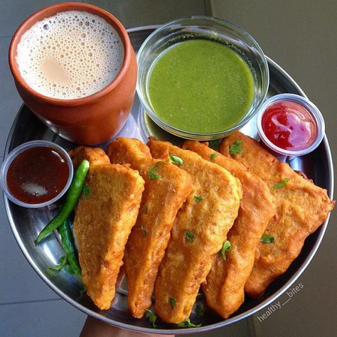 Best Snack Ideas, Bread Pakora, Delicious Food Image, Variety Food, Samosa Recipe, Morning Msg, Bengali Food, Break Fast, Veggie Food