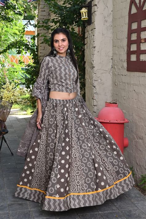 Kali Chaniya Choli, Cotton Chaniya Choli Designs, Bridal Skin, Bridal Skin Care, Chaniya Choli Designs, Navratri Dress, Indian Lehenga Choli, Choli Designs, Designer Top