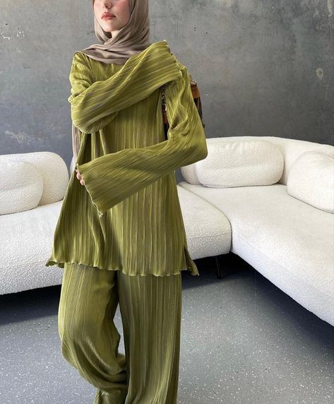 Hijab Fits Aesthetic, Modest Dresses Summer, Modest Two Piece Outfits, Modest Fashion 2023, Basic Modest Outfits, Green Fits Aesthetic, Cute Modest Outfits Casual, Summer Green Outfit, Modest Hijabi Fashion