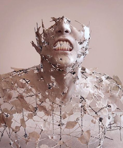 yuichi ikehata's digitally distored hybrid humans are sculpted with wire + paper Sculptures Sur Fil, Human Body Parts, Colossal Art, 3d Studio, Digital Elements, A Level Art, Wire Sculpture, Concrete Jungle, Sculpture Installation