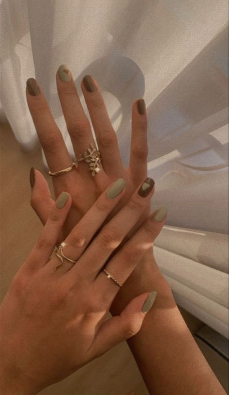 50+ Trending Summer Nails Design Inspo | Summer Nails 2023 | Kawaii nails Nail Inspo Brown And Green, Nails To Match Olive Green Dress, Brown And Green Nails Acrylic, Nail Inspo Earth Tones, Earth Tone Nail Ideas, Gender Neutral Nail Ideas, Olive Green And Brown Nails, Green And Brown Nails Acrylic, Earth Tone Acrylic Nails